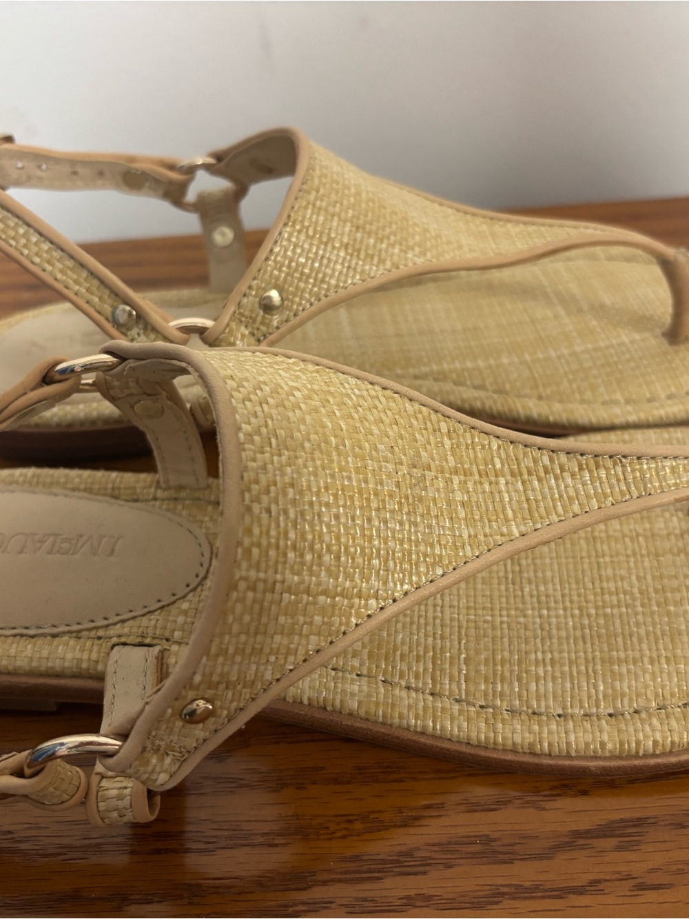Straw-Textured Beige T-Strap Sandals with Adjustable Ankle Strap